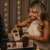 Antonia Elena Adventskalender mit 26 Geschenkboxen und beleuchtetem Weihnachtsbaum